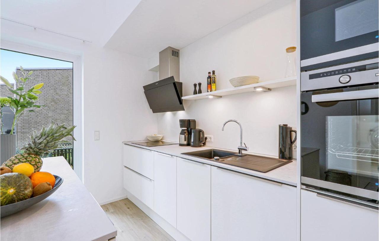 3 Bedroom Awesome Home In Lembruch-Duemmer See Экстерьер фото